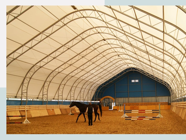 Строительство конных манежей в Спасске-Дальнем